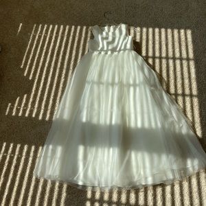 Junior Bridesmaid dress. Worn once. In excellent condition.